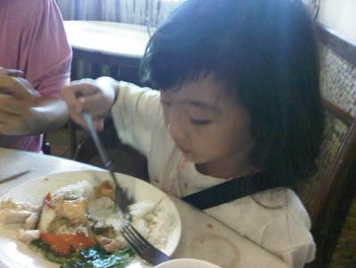 Description: Description: Description: Description: Description: Description: H:\~seraphim (PURE Web)\divinemercy\neighbour\WOM CeciliaLEEAiLeng\Pix\29dec11\TingTing-Eats Rice.jpg